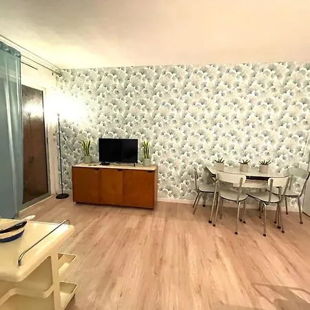 St Raphael Cote D'azur T2 Et Parking Et Terrasse Apartment *