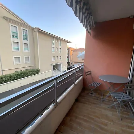Apartment St Raphael Cote D'azur T2 Et Parking Et Terrasse