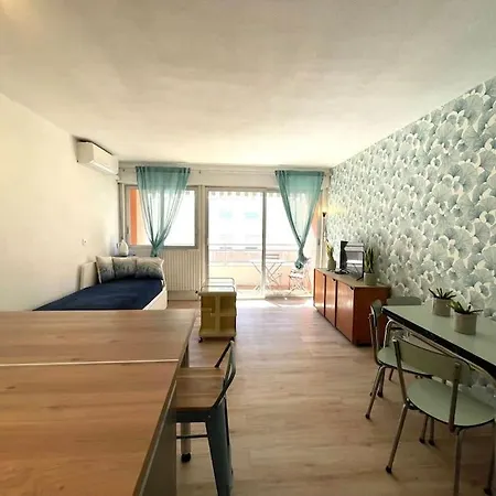 Apartment St Raphael Cote D'azur T2 Et Parking Et Terrasse