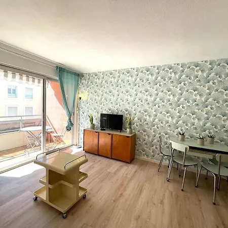 St Raphael Cote D'azur T2 Et Parking Et Terrasse Apartment